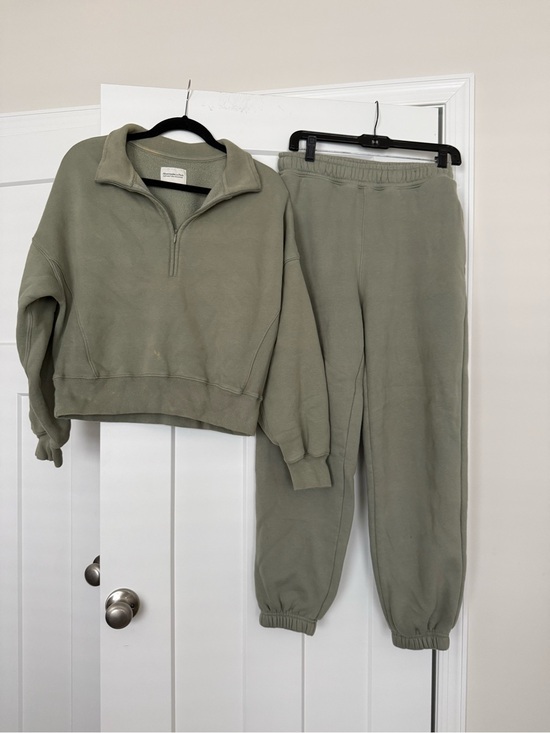Abercrombie & Fitch Tops - Abercrombie & Fitch Sunday Sweat Set - “Olive Gray”